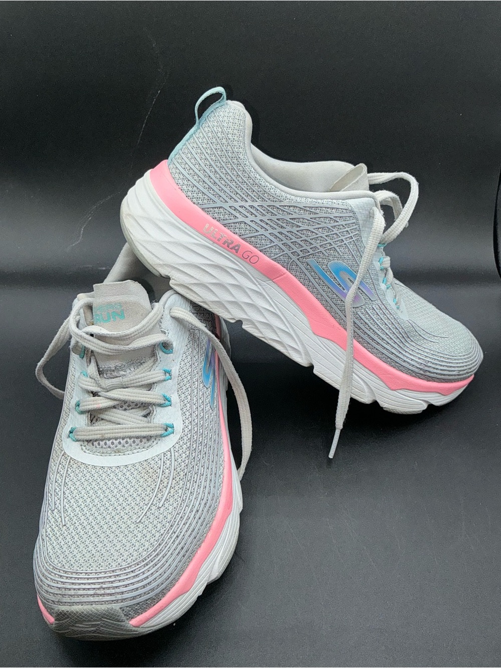 Skechers GOrun Max Cushioning Elite Women's Size 8.5 Grey Pink 17693